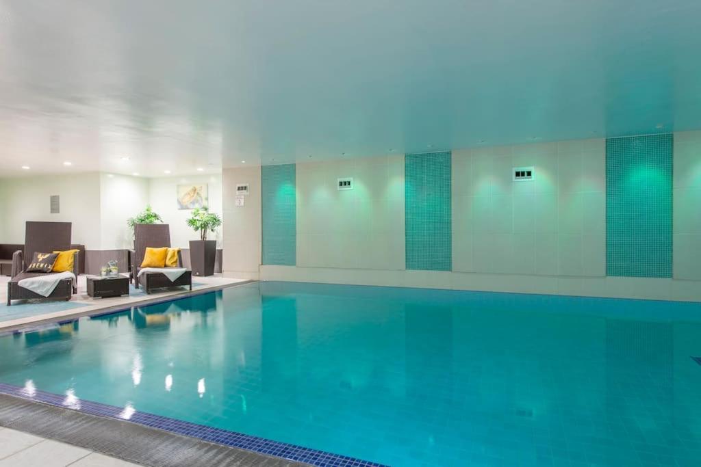 Apartament 24hr Concierge, Gym, Pool, Museum, Shopping Centre