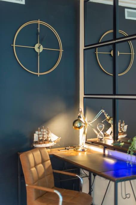 24hr Concierge, Gym, Pool, Museum, Shopping Centre Apartament Londra
