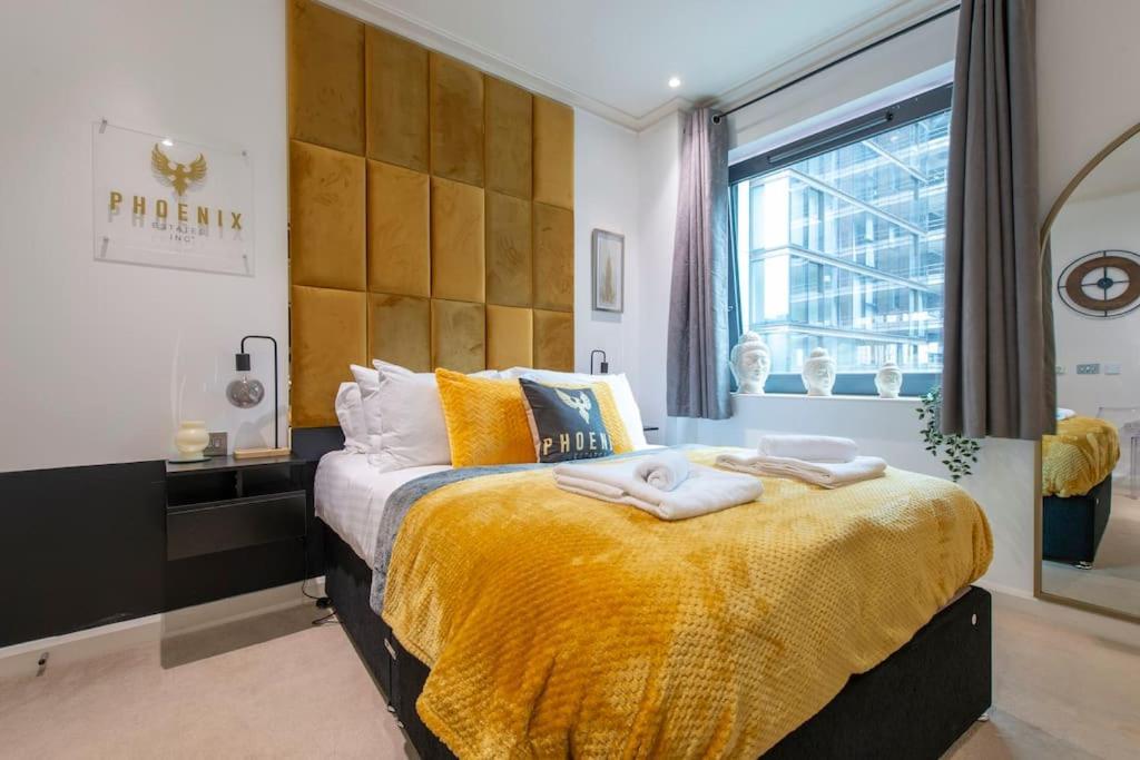 24hr Concierge, Gym, Pool, Museum, Shopping Centre * Londra